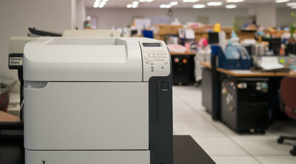 Dlaczego nie warto kupować drukarki do biura?